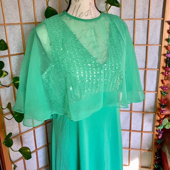 Vintage 60s Green Capelet Sequin Gown ILGWU Union Made Dress - Picture 4 of 15